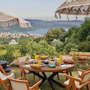  Oda ve Kahvaltı Domes Village