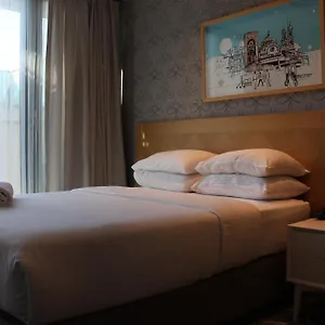 2* Szálloda Four-g