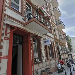 Hush Lounge Hostal